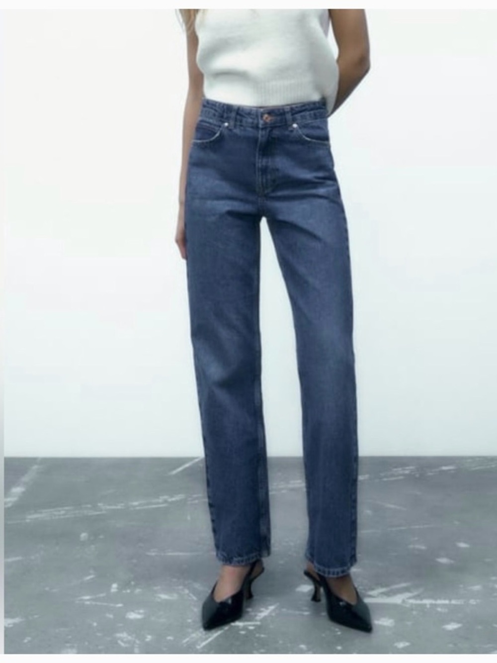 Zara Women’s High Rise Straight Leg Jeans Size 2
